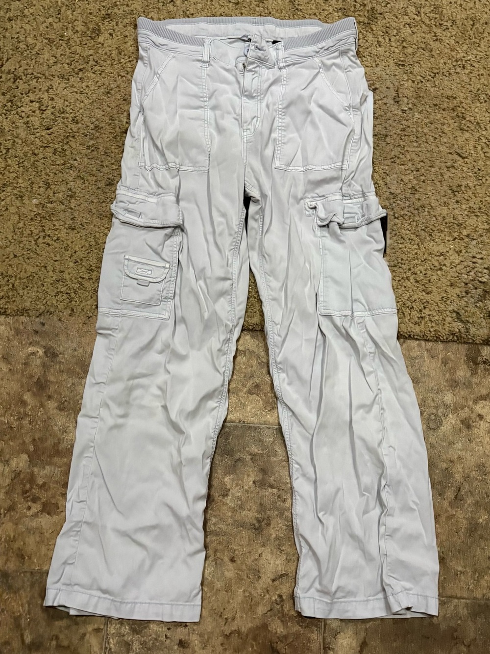 American Eagle Outfitters White Cargo Pants with Multiple Pockets